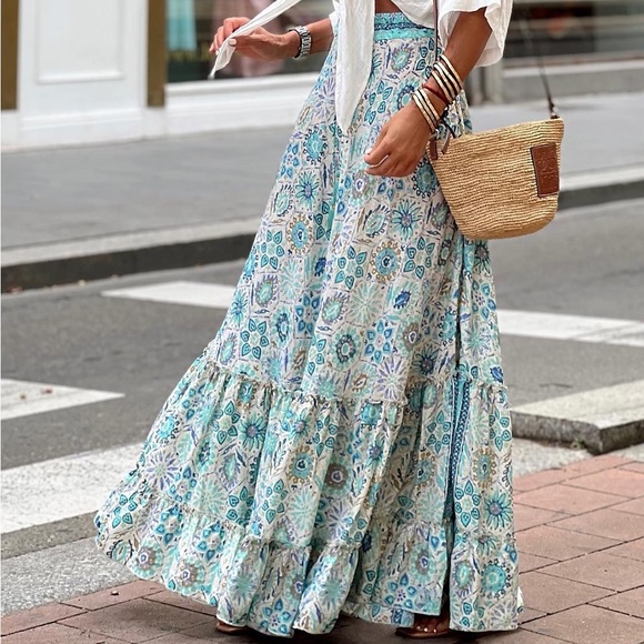 Dresses & Skirts - 🔥🔥Sky Blue Boho Floral Print Maxi Skirt.
